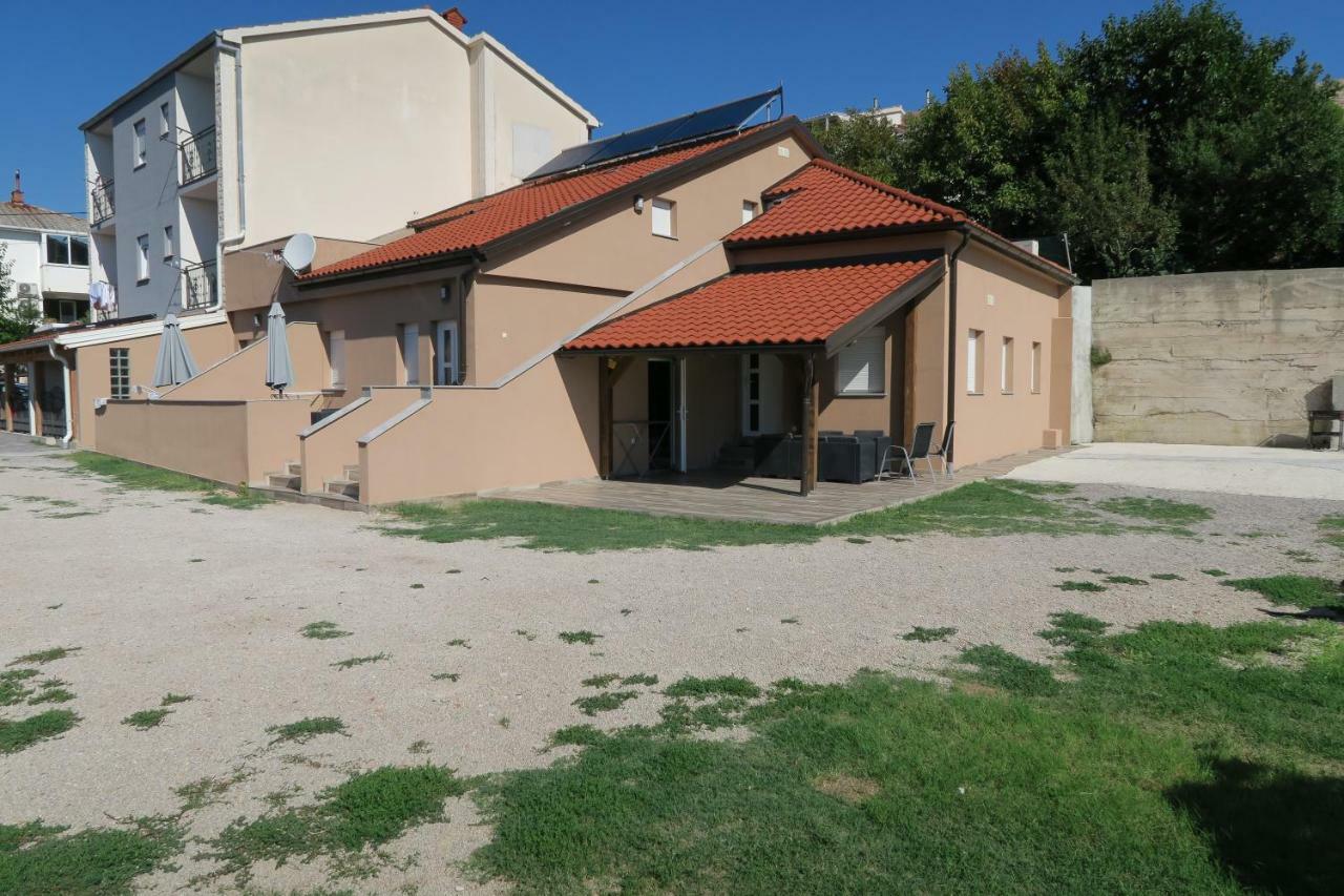 Family Apartment Baška Exteriör bild