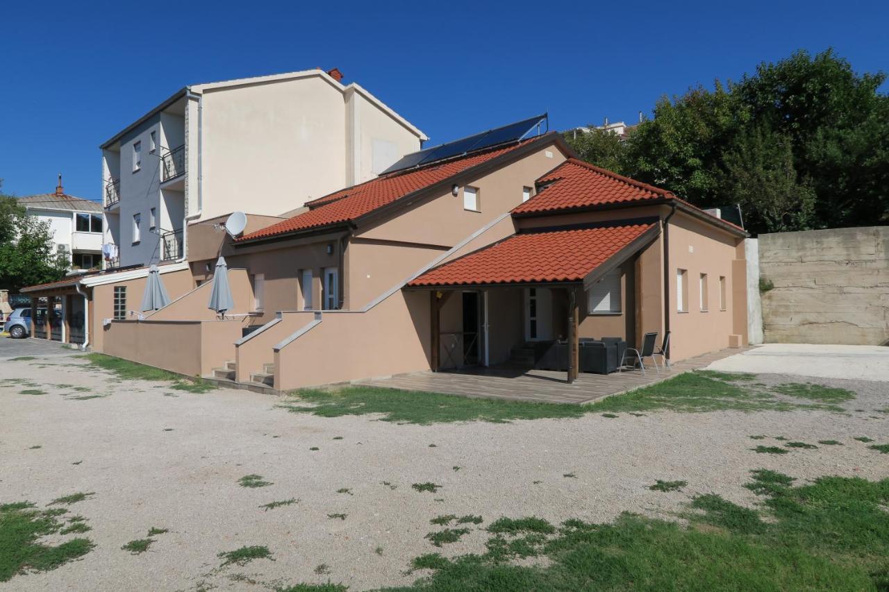 Family Apartment Baška Exteriör bild